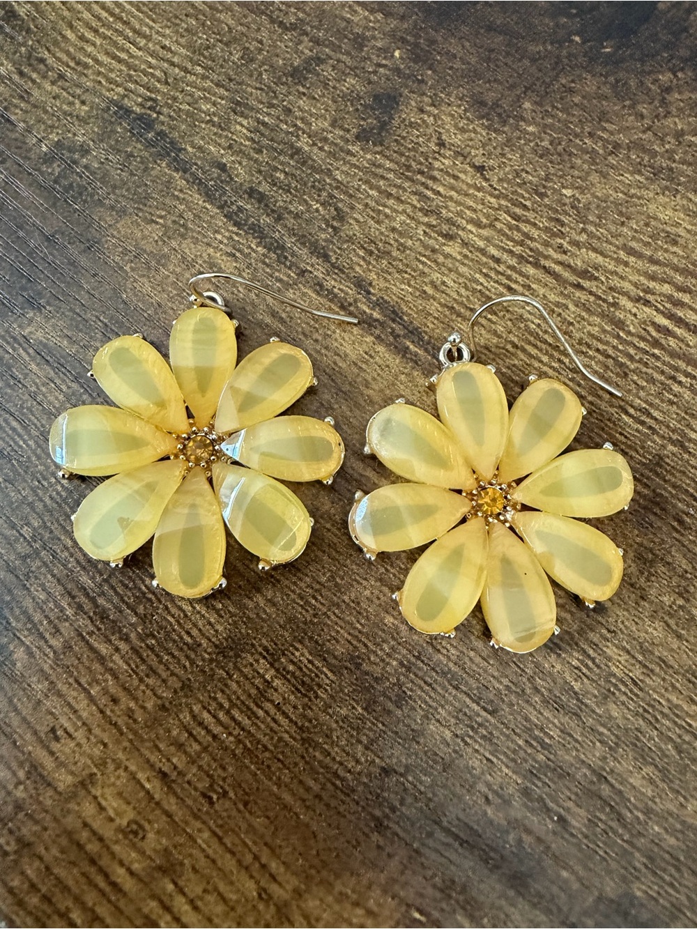 Vintage Yellow Cat’s Eye‎ Flower Dangle Earrings Statement Floral Silver Tone